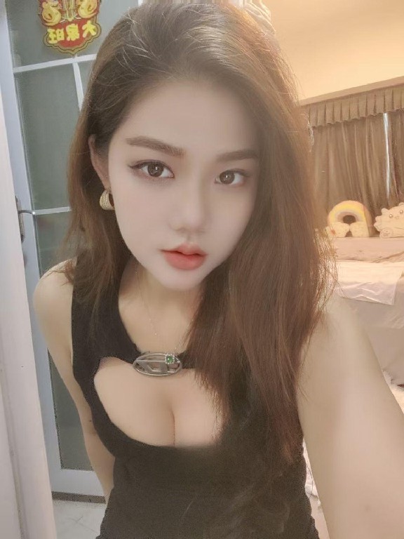 妖艳勾魂小妖精