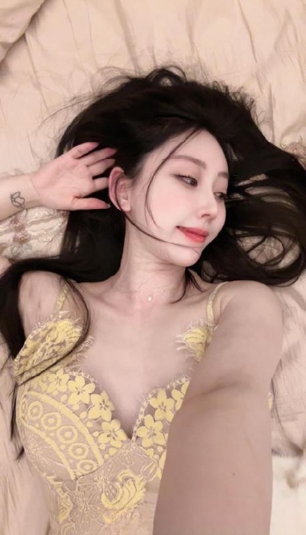 性感肤白大长腿