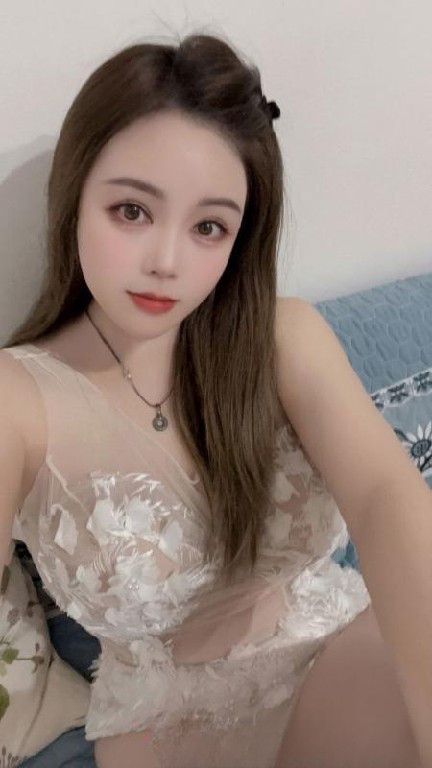 服务到位大胸妹子