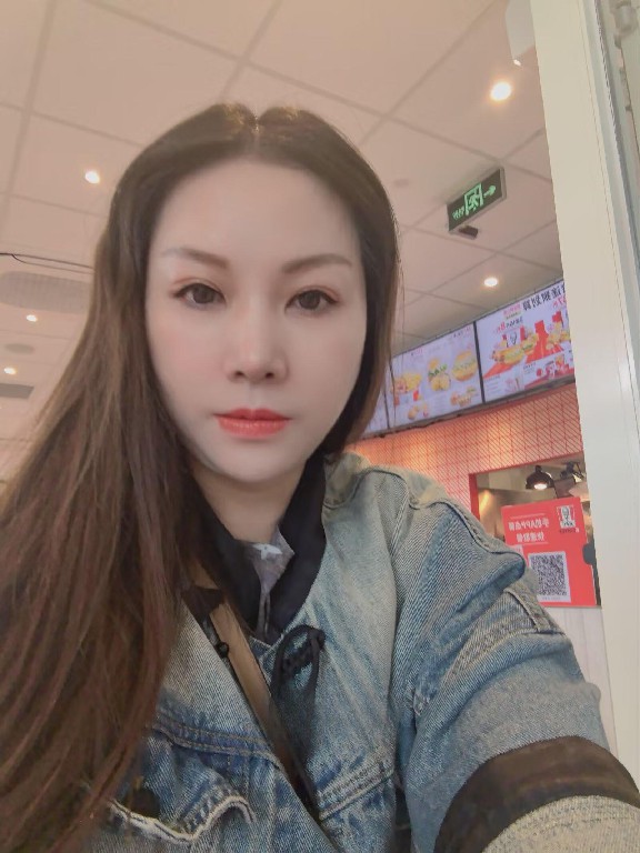 晋安岳峰熟女 艾丽莎