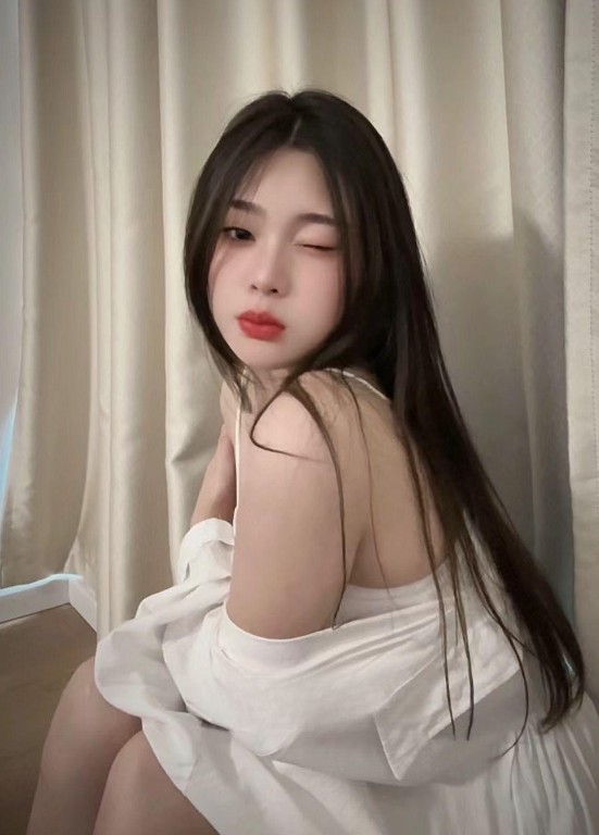 南山清纯白皙嫩女颜值高