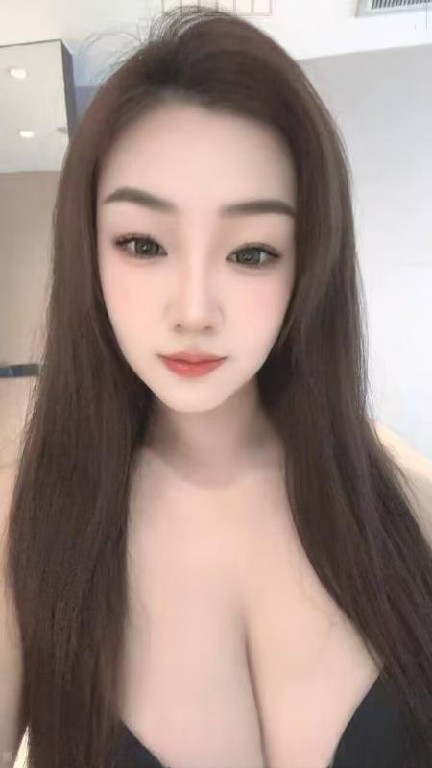 F奶服务热情人照合一