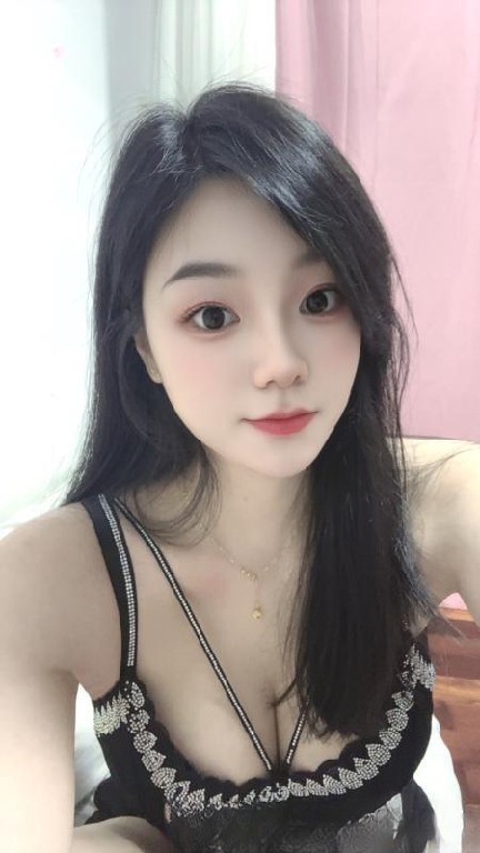 福田腿模小辣椒