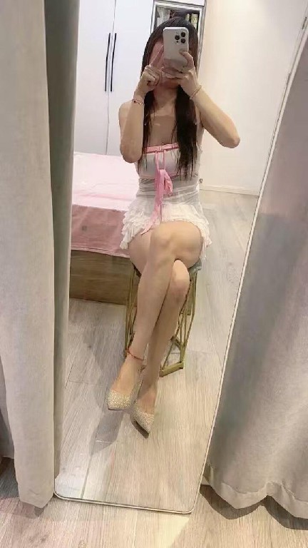 开大课的娇娇还有玩制服诱惑