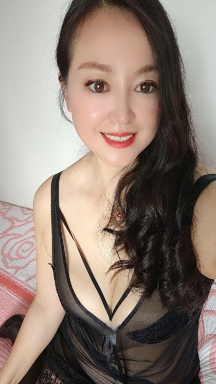 国贸人妻大奶巨乳