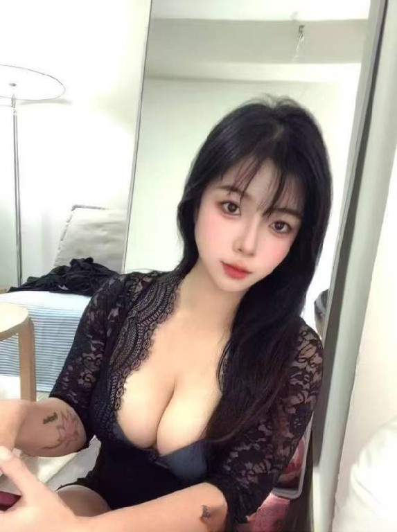 岗顶骚女泡泡糖