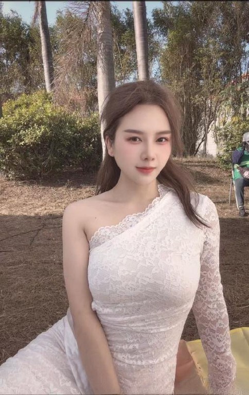 南门性感大奶小妹儿