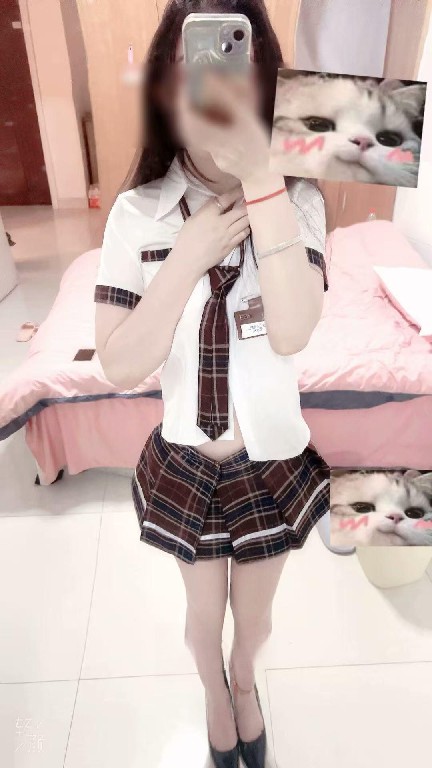 肤白貌美小骚妹口活一绝