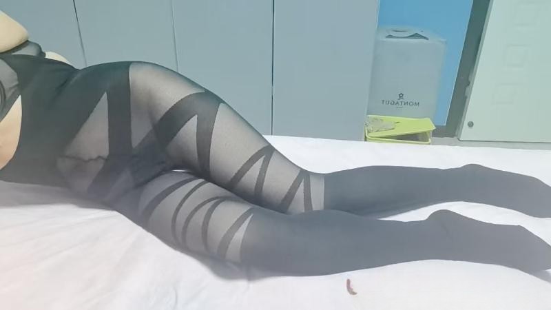 大屁股长腿骚姐姐