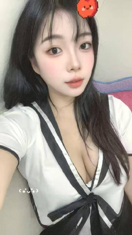 岗顶骚女泡泡糖