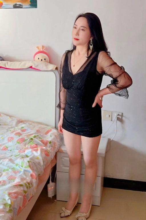 逼滑湿润少妇体验