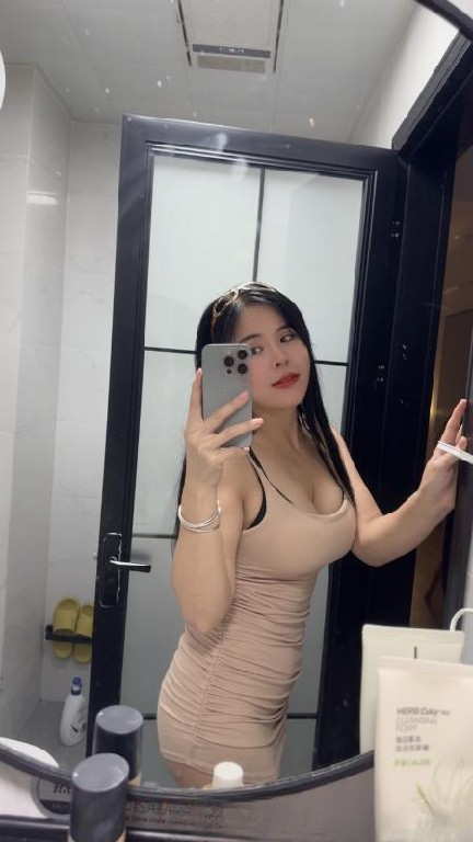 风骚型大胸少妇