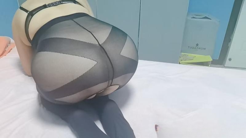 大屁股长腿骚姐姐