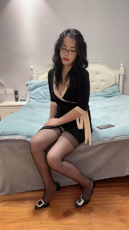 反差骚妇会唱歌