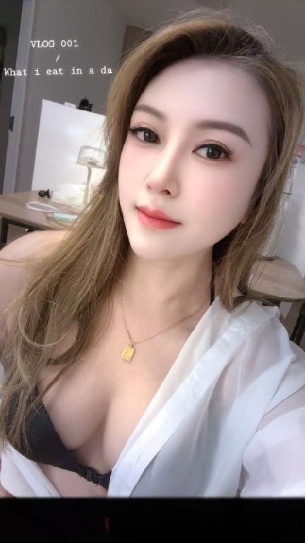 天河气质巨乳少妇馨儿