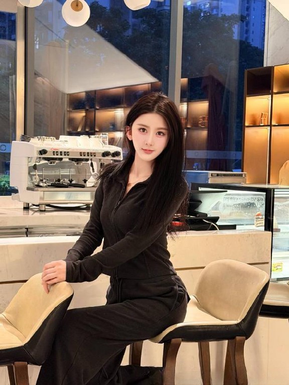 颜值御姐CC足交服务