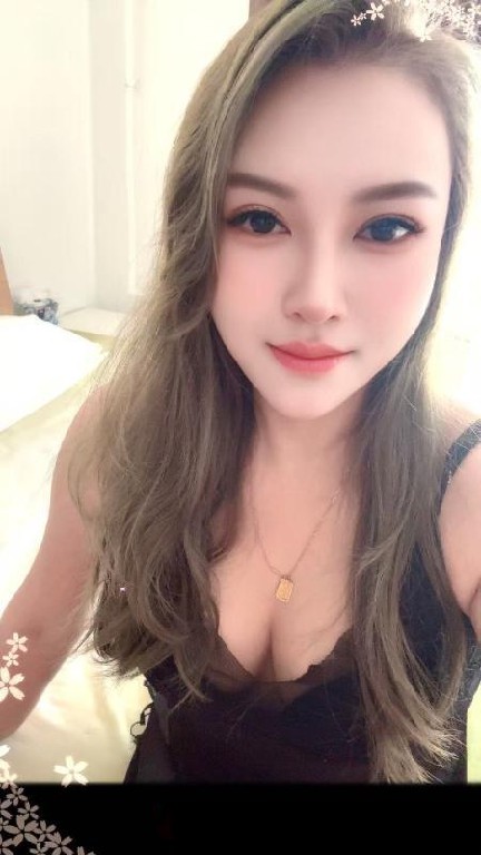 天河气质巨乳少妇馨儿