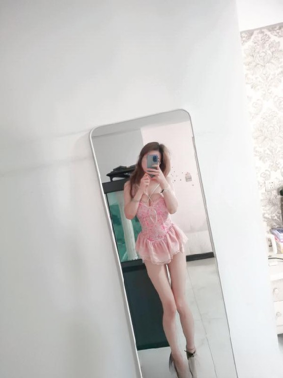 清纯嫩妹大奶长腿鱼儿