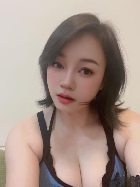 西站川渝大胸少妇