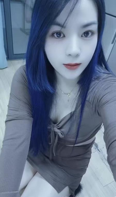 嫩妹皮肤嫩滑穴紧