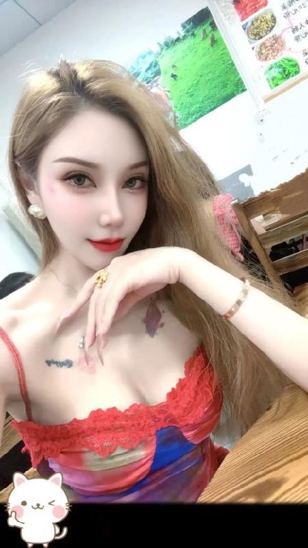 颜值身材很棒的小姐姐