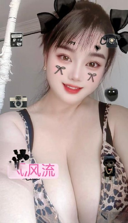 体验童颜巨乳小奶牛