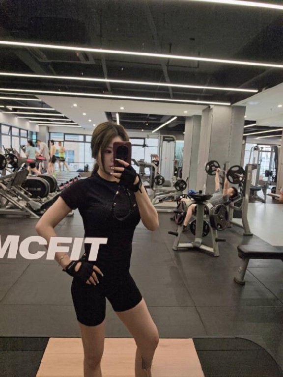 思明区服务小女友