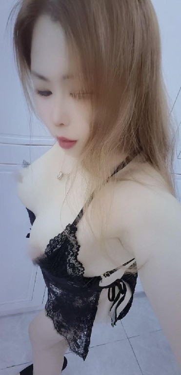 潘家园听话大奶妹