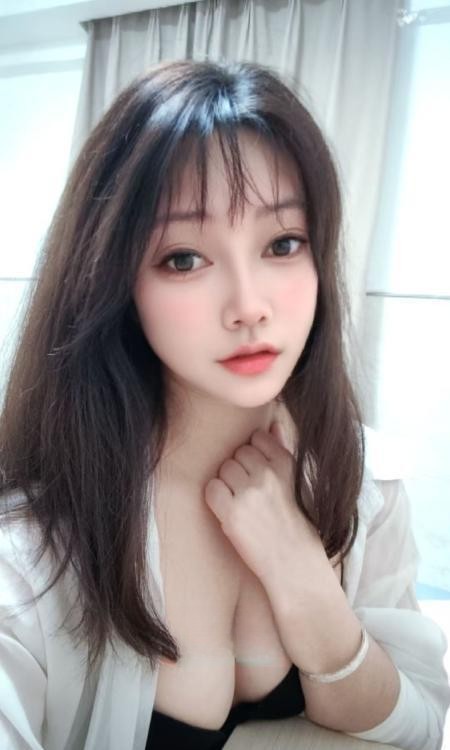 重庆天然一线天小妹