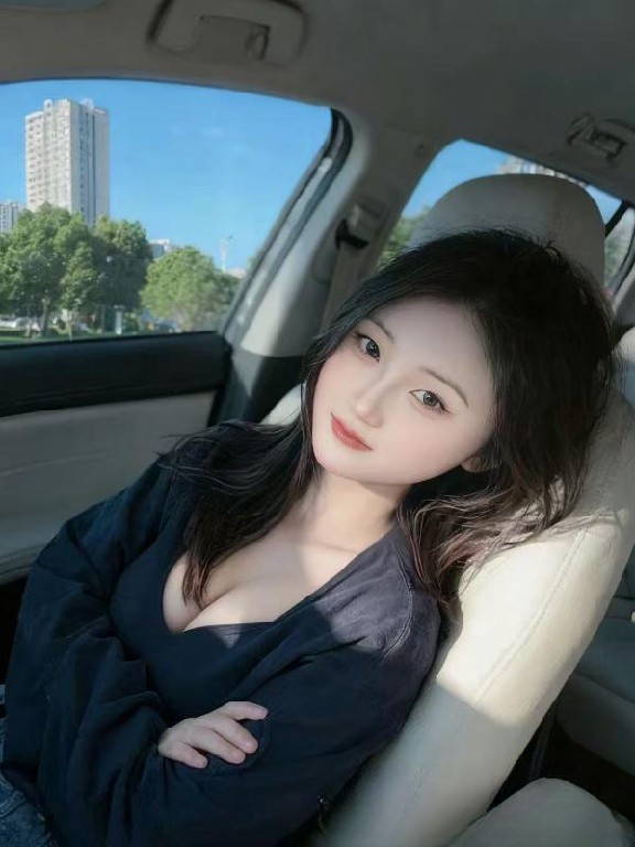 D胸三点粉嫩妹妹