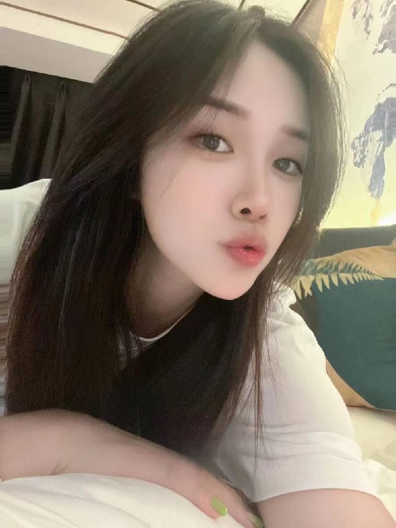 娇嫩白虎小骚货