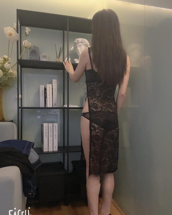 性感韵味粉嫩模特丝袜大长腿