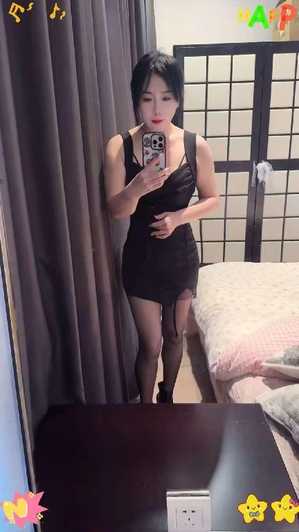 短发小少妇芯儿