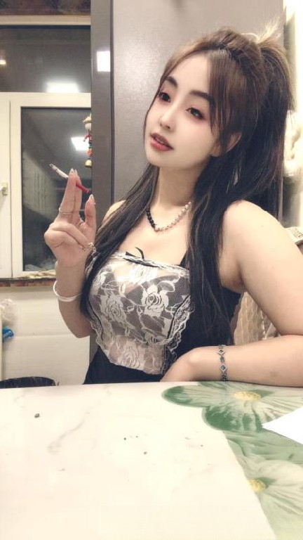 性格超好的美女小久