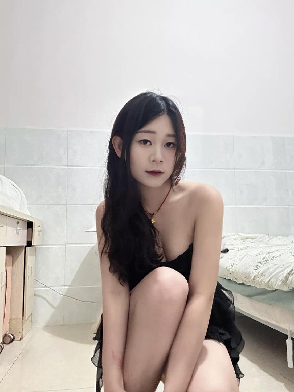 天津极品高挑嫩妹