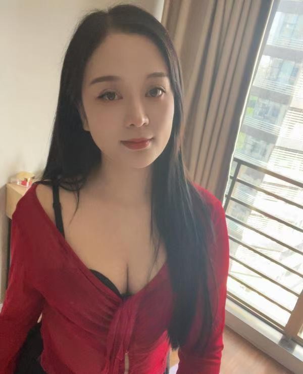 性感美乳小妖精
