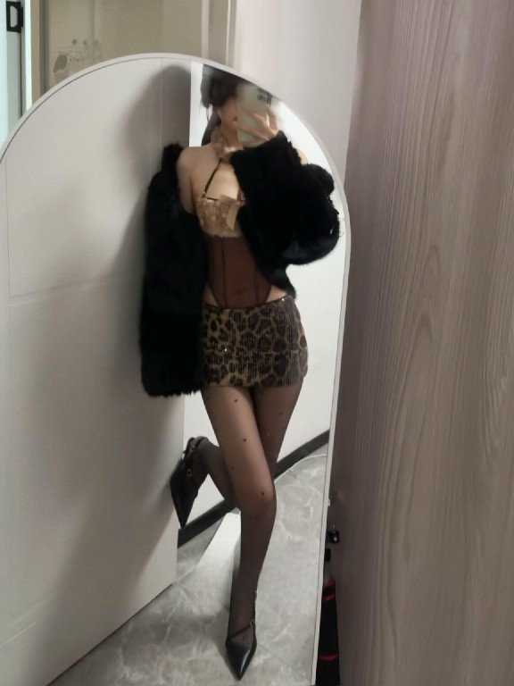 极品性感黑丝小郁