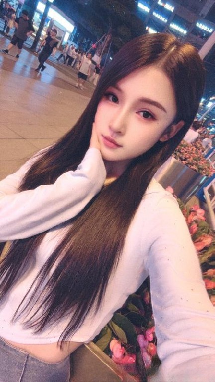女友般的小美女
