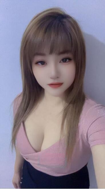 刚下海粉嫩大奶