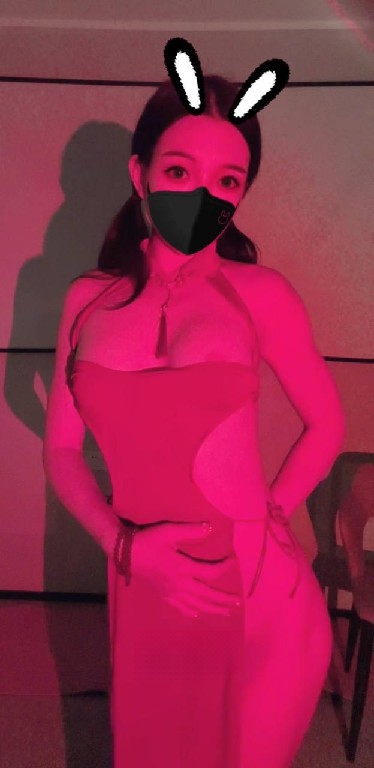 骚到爆的小姐姐