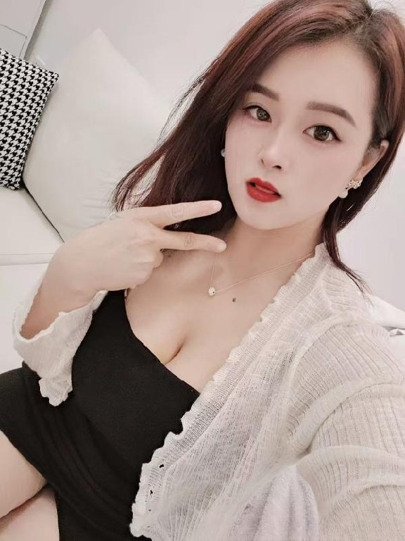 罗湖丰满圆润黑丝温妮