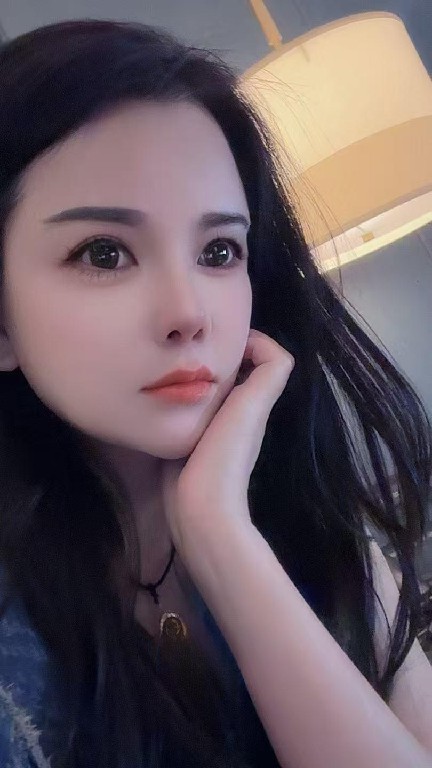 三里屯风骚姐姐，能吸会裹