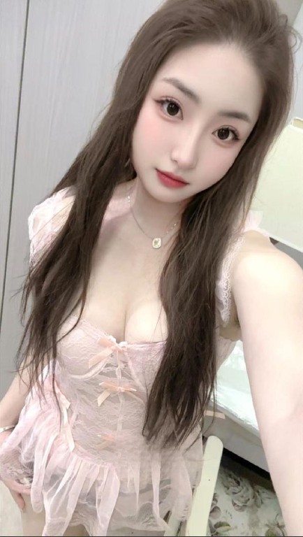 苗条气质小骚妹态度到位 带教室