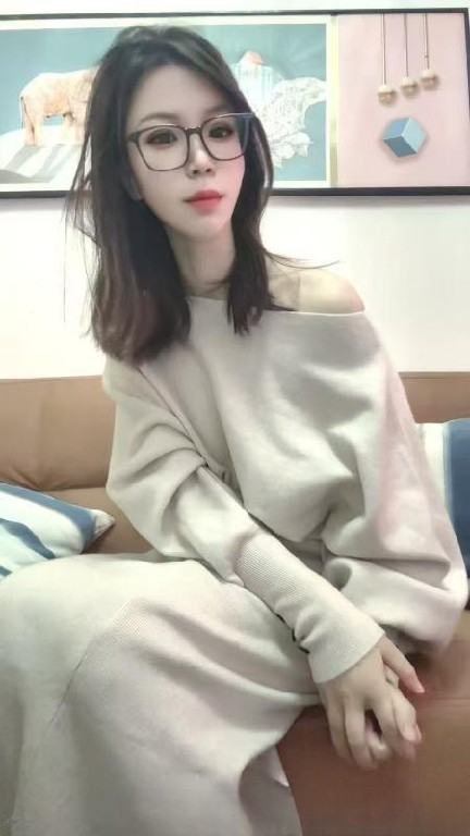 铁西眼镜反差少妇