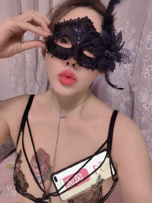 AV水床艳舞美妇