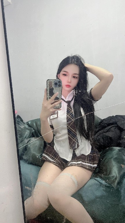 服务一流性感制服诱惑大奶美女