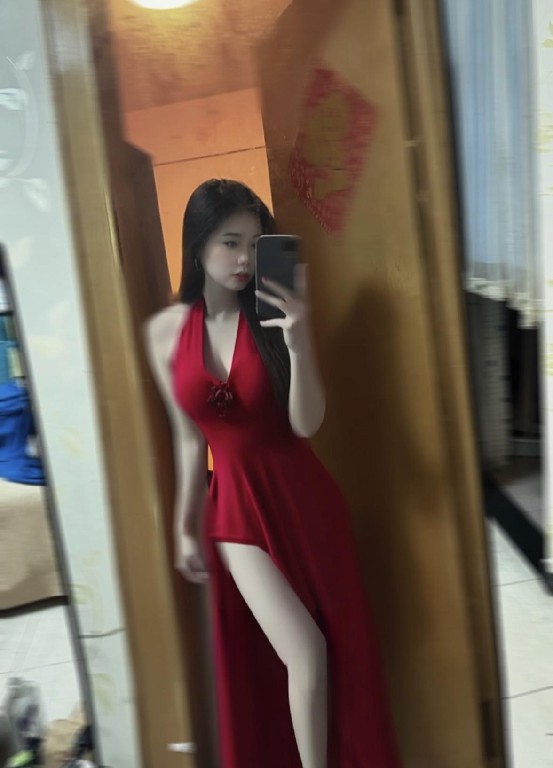 蜜汁翘臀反差骚货