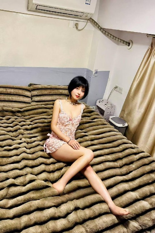 岳麓白嫩花活美少女