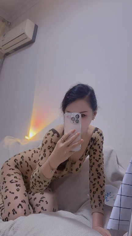 极品粉嫩白虎肥鲍妹妹