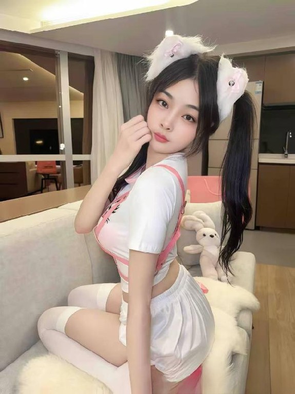 可爱成熟美少女